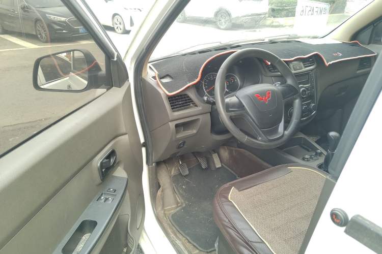 Used Wuling Hongguang 2020 1.2L S Base Model China VI LSI Driver Seat
