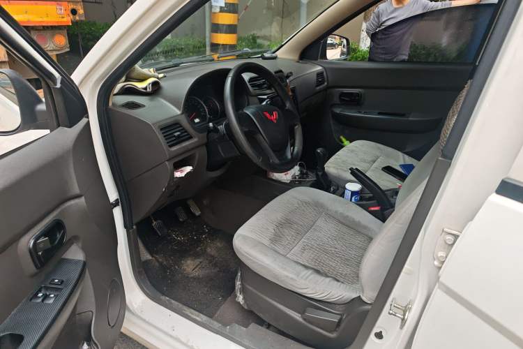 Used Wuling Hongguang 2020 1.2L S Base Model China VI LSI Driver Seat