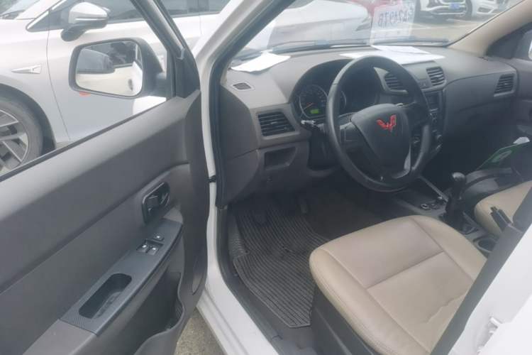 Used Wuling Hongguang 2020 1.2L S Base Model China VI LSI Driver Seat