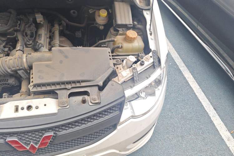 Used Wuling Hongguang 2020 1.2L S Base Model China VI LSI Engine Bay Left