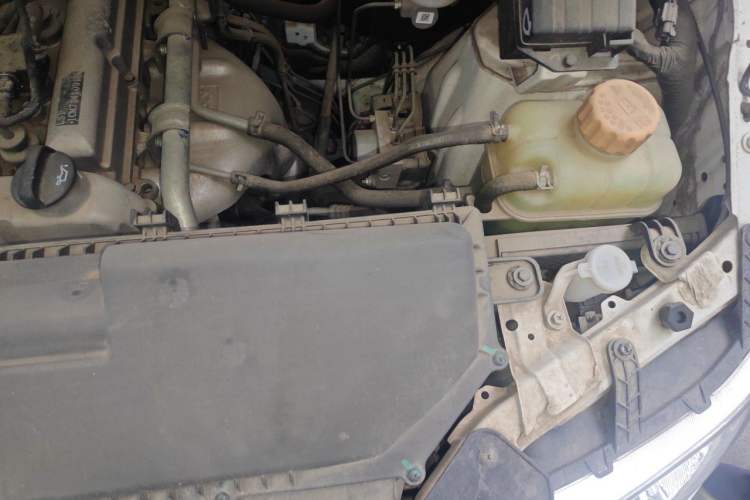 Used Wuling Hongguang 2020 1.2L S Base Model China VI LSI Engine Bay Left