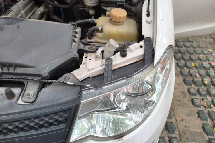 Used Wuling Hongguang 2020 1.2L S Base Model China VI LSI Engine Bay Left