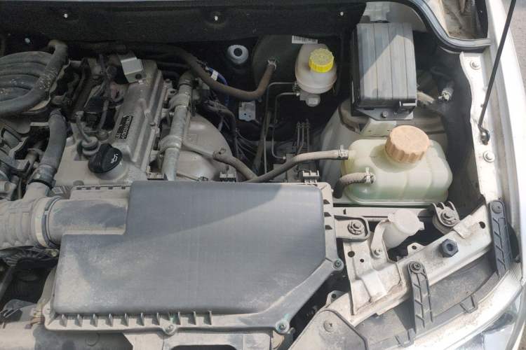 Used Wuling Hongguang 2020 1.2L S Base Model China VI LSI Engine Bay Left