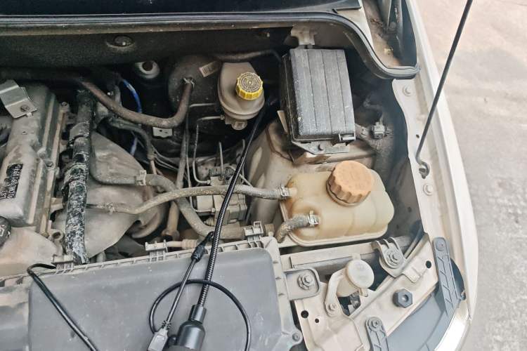 Used Wuling Hongguang 2020 1.2L S Base Model China VI LSI Engine Bay Left