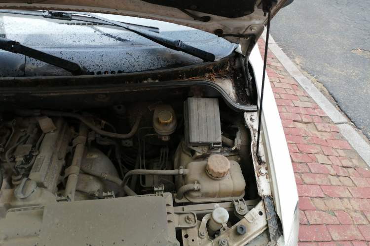 Used Wuling Hongguang 2020 1.2L S Base Model China VI LSI Engine Bay Left