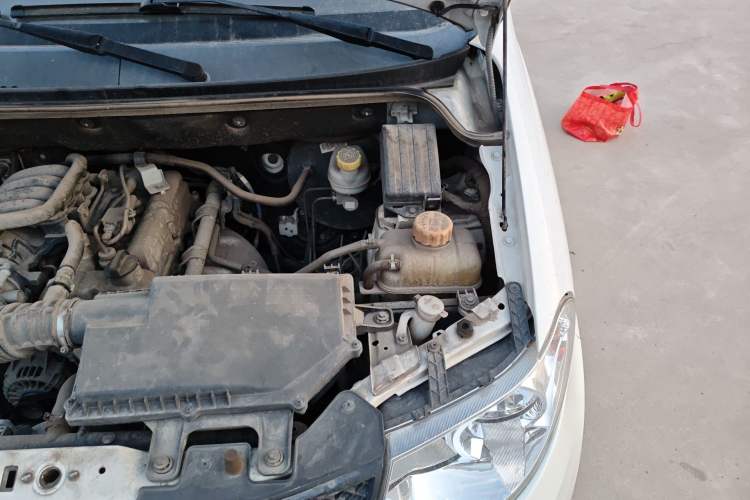 Used Wuling Hongguang 2020 1.2L S Base Model China VI LSI Engine Bay Left