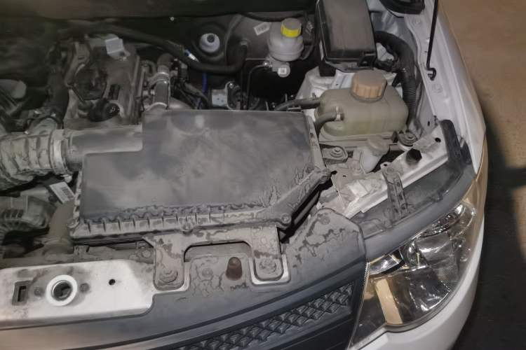 Used Wuling Hongguang 2020 1.2L S Base Model China VI LSI Engine Bay Left