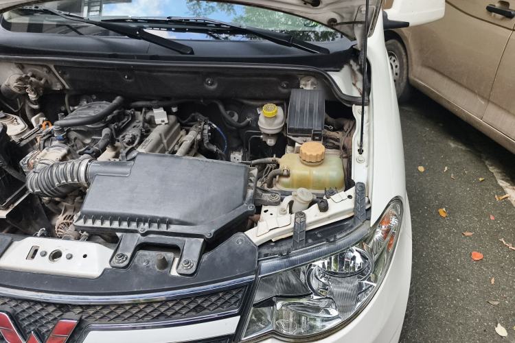 Used Wuling Hongguang 2020 1.2L S Base Model China VI LSI Engine Bay Left