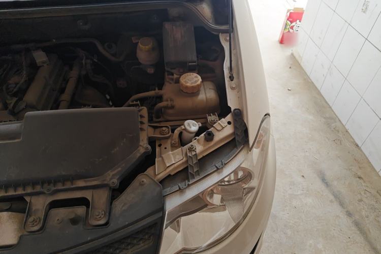 Used Wuling Hongguang 2020 1.2L S Base Model China VI LSI Engine Bay Left