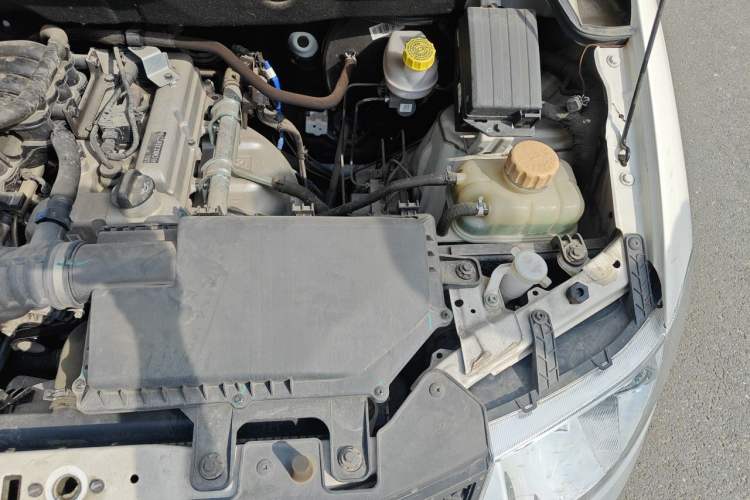 Used Wuling Hongguang 2020 1.2L S Base Model China VI LSI Engine Bay Left
