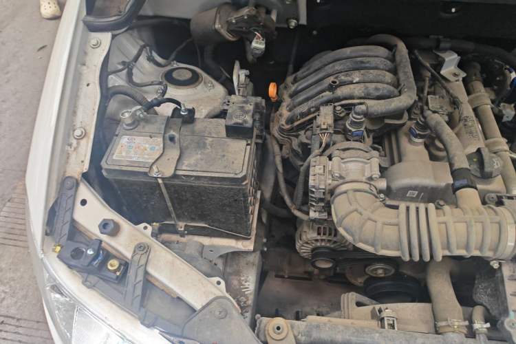 Used Wuling Hongguang 2020 1.2L S Base Model China VI LSI Engine Bay Right