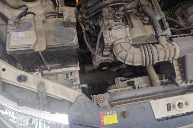 Used Wuling Hongguang 2020 1.2L S Base Model China VI LSI Engine Bay Right