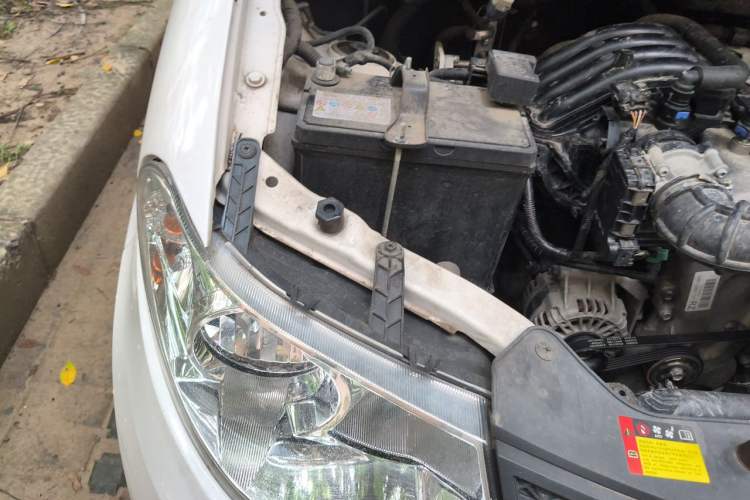 Used Wuling Hongguang 2020 1.2L S Base Model China VI LSI Engine Bay Right