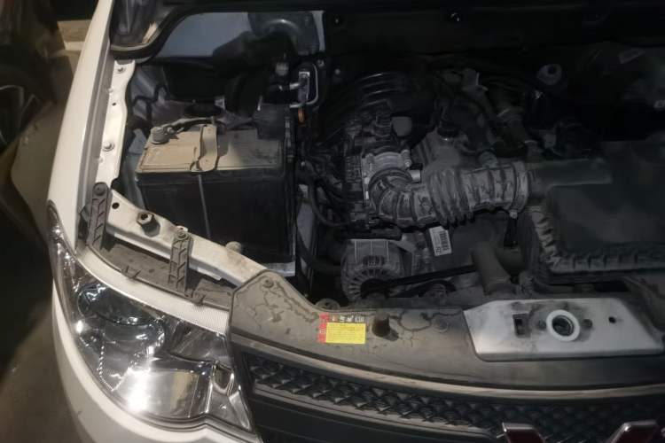 Used Wuling Hongguang 2020 1.2L S Base Model China VI LSI Engine Bay Right