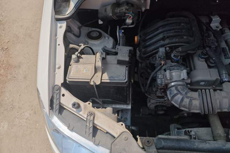 Used Wuling Hongguang 2020 1.2L S Base Model China VI LSI Engine Bay Right