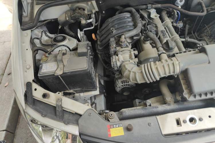 Used Wuling Hongguang 2020 1.2L S Base Model China VI LSI Engine Bay Right
