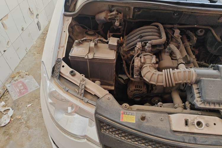 Used Wuling Hongguang 2020 1.2L S Base Model China VI LSI Engine Bay Right