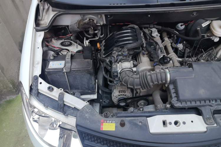 Used Wuling Hongguang 2020 1.2L S Base Model China VI LSI Engine Bay Right
