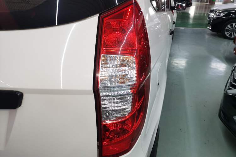 Used Wuling Hongguang 2020 1.2L S Base Model China VI LSI Exterior 3