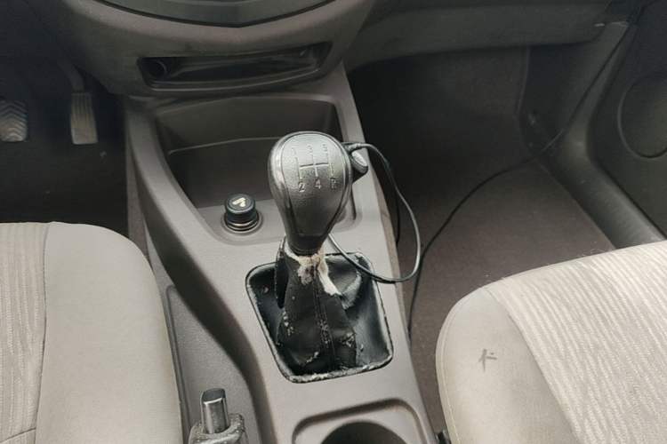 Used Wuling Hongguang 2020 1.2L S Base Model China VI LSI Gear Lever