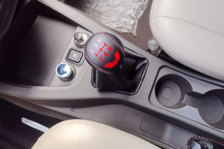 Used Wuling Hongguang 2020 1.2L S Base Model China VI LSI Gear Lever