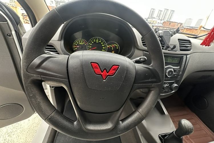 Used Wuling Hongguang 2020 1.2L S Base Model China VI LSI Interior 1