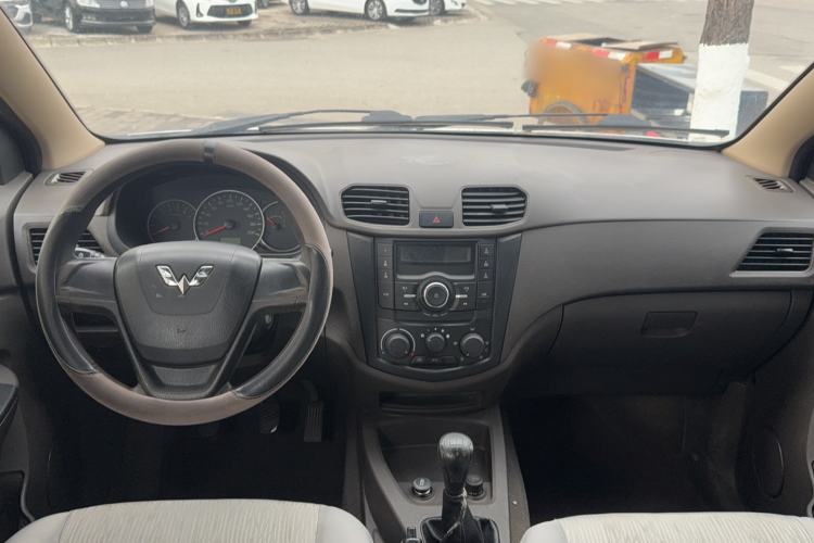 Used Wuling Hongguang 2020 1.2L S Base Model China VI LSI Interior 3
