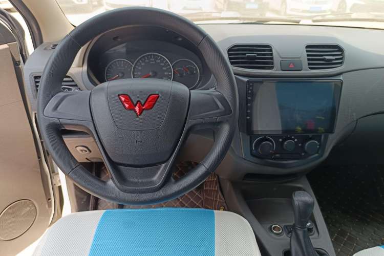 Used Wuling Hongguang 2020 1.2L S Base Model China VI LSI Interior 3