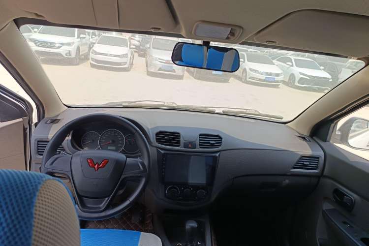 Used Wuling Hongguang 2020 1.2L S Base Model China VI LSI Interior 4
