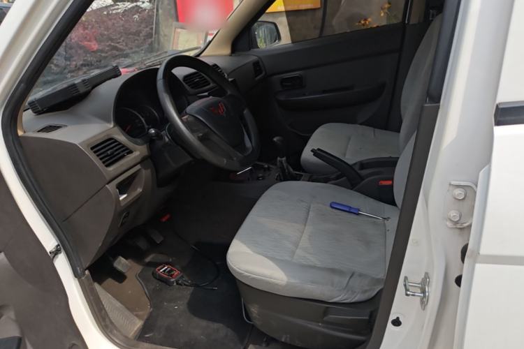 Used Wuling Hongguang 2020 1.2L S Base Model China VI LSI Left Front Seat
