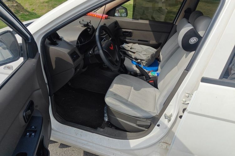 Used Wuling Hongguang 2020 1.2L S Base Model China VI LSI Left Front Seat