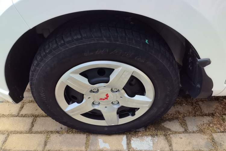 Used Wuling Hongguang 2020 1.2L S Base Model China VI LSI Left Front Wheel Hub