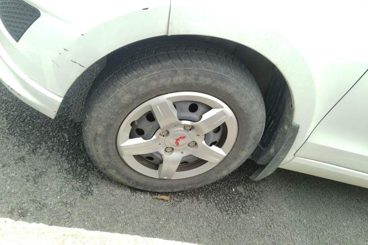 Used Wuling Hongguang 2020 1.2L S Base Model China VI LSI Left Front Wheel Hub