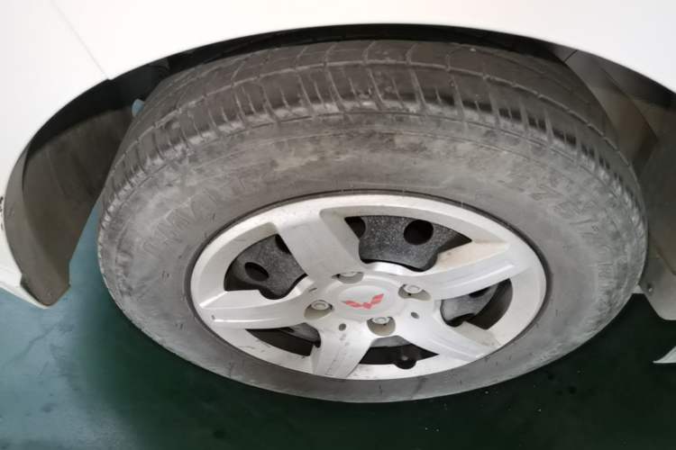 Used Wuling Hongguang 2020 1.2L S Base Model China VI LSI Left Front Wheel Hub