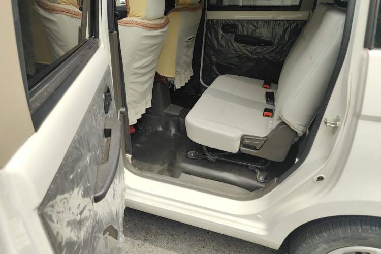 Used Wuling Hongguang 2020 1.2L S Base Model China VI LSI Left Rear Seat
