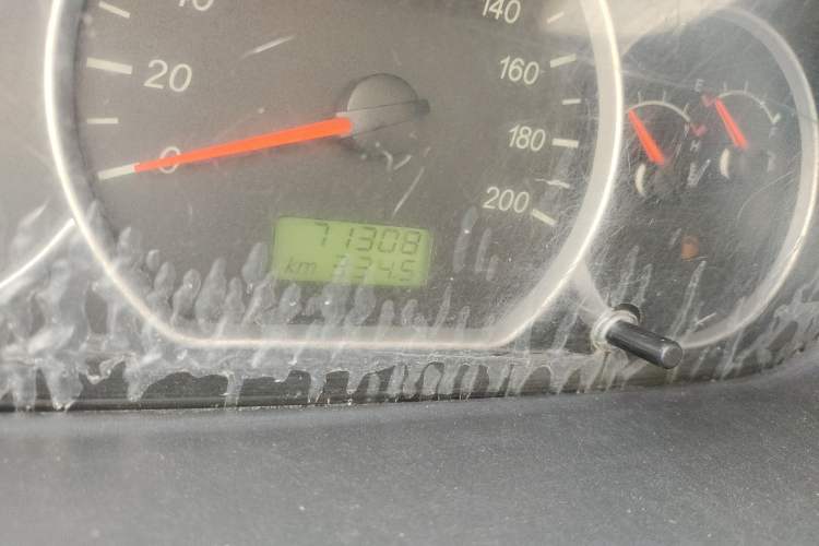Used Wuling Hongguang 2020 1.2L S Base Model China VI LSI Odometer Close Up