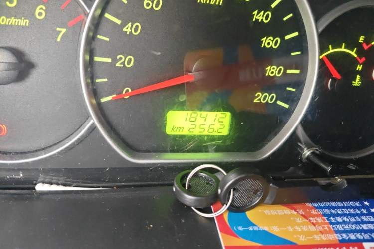 Used Wuling Hongguang 2020 1.2L S Base Model China VI LSI Odometer Close Up