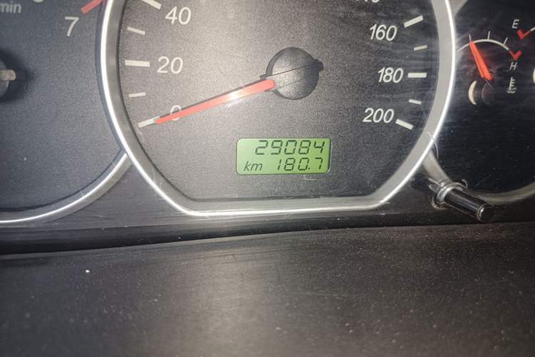 Used Wuling Hongguang 2020 1.2L S Base Model China VI LSI Odometer Close Up