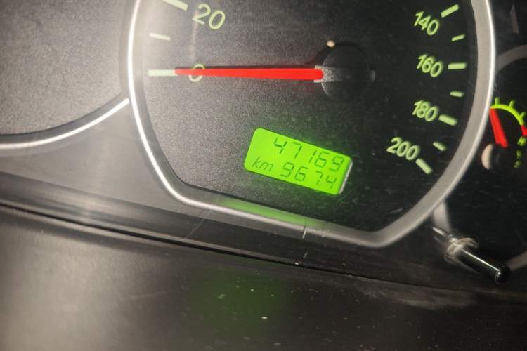Used Wuling Hongguang 2020 1.2L S Base Model China VI LSI Odometer Close Up