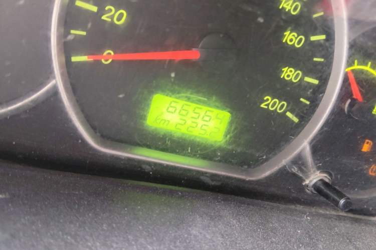 Used Wuling Hongguang 2020 1.2L S Base Model China VI LSI Odometer Close Up