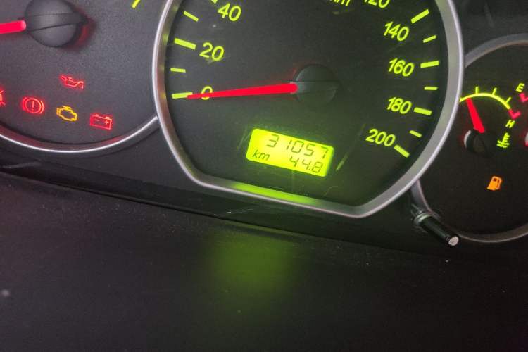 Used Wuling Hongguang 2020 1.2L S Base Model China VI LSI Odometer Close Up