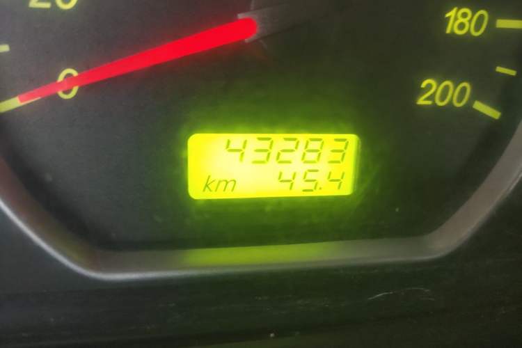 Used Wuling Hongguang 2020 1.2L S Base Model China VI LSI Odometer Close Up