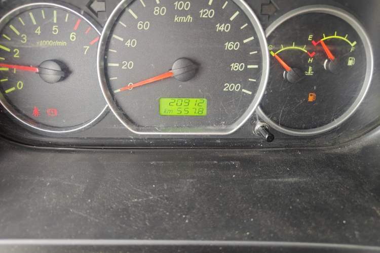 Used Wuling Hongguang 2020 1.2L S Base Model China VI LSI Odometer Close Up