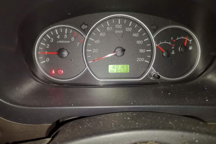 Used Wuling Hongguang 2020 1.2L S Base Model China VI LSI Odometer Close Up