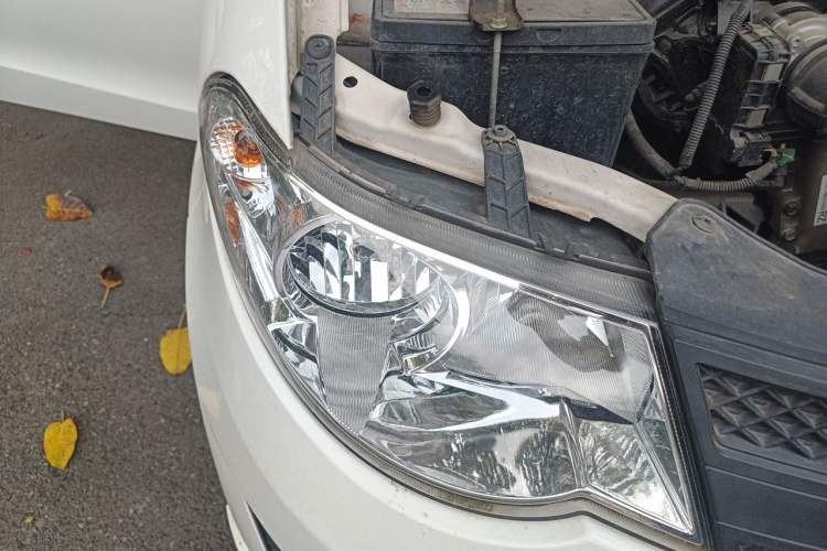 Used Wuling Hongguang 2020 1.2L S Base Model China VI LSI Right Front Headlight