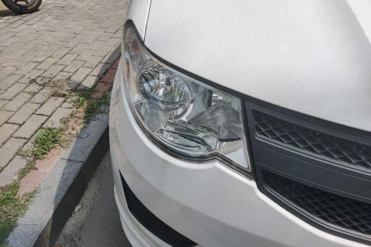 Used Wuling Hongguang 2020 1.2L S Base Model China VI LSI Right Front Headlight