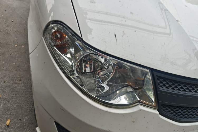 Used Wuling Hongguang 2020 1.2L S Base Model China VI LSI Right Front Headlight