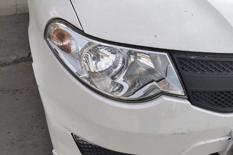 Used Wuling Hongguang 2020 1.2L S Base Model China VI LSI Right Front Headlight