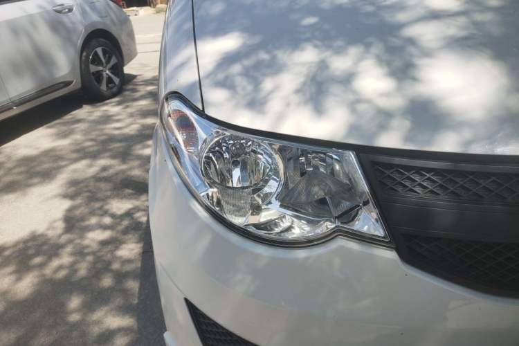 Used Wuling Hongguang 2020 1.2L S Base Model China VI LSI Right Front Headlight