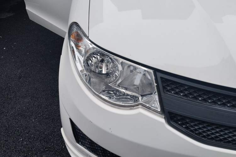 Used Wuling Hongguang 2020 1.2L S Base Model China VI LSI Right Front Headlight